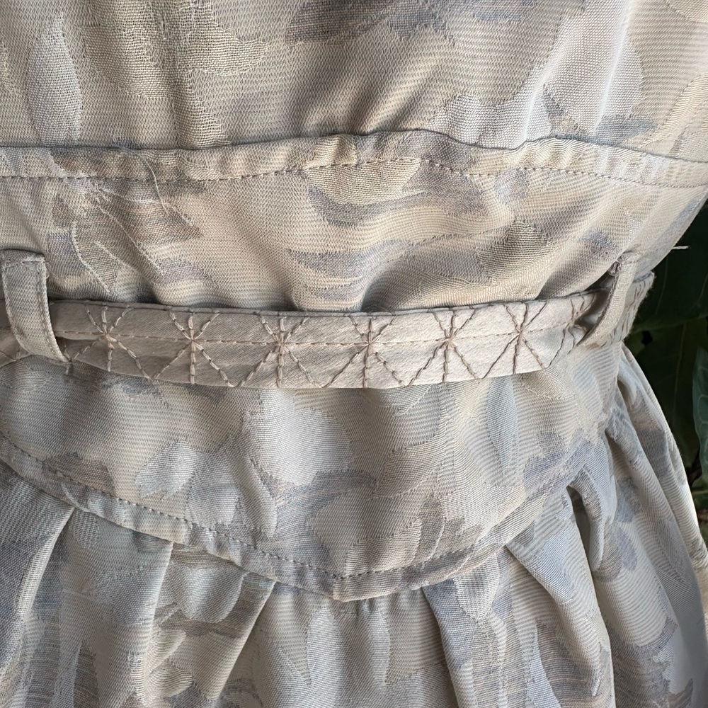 BCBGirls-Tapestry Peplum cinched waist Top-Xs UNIQUE! - Picture 4 of 4